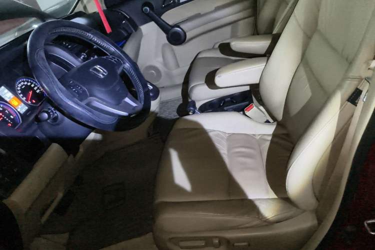 Used Honda CR-V 2010 2.4L automatic four-wheel drive luxury version Left Front Seat
