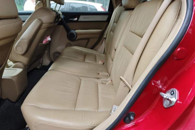Used Honda CR-V 2010 2.4L automatic four-wheel drive luxury version Left Rear Seat
