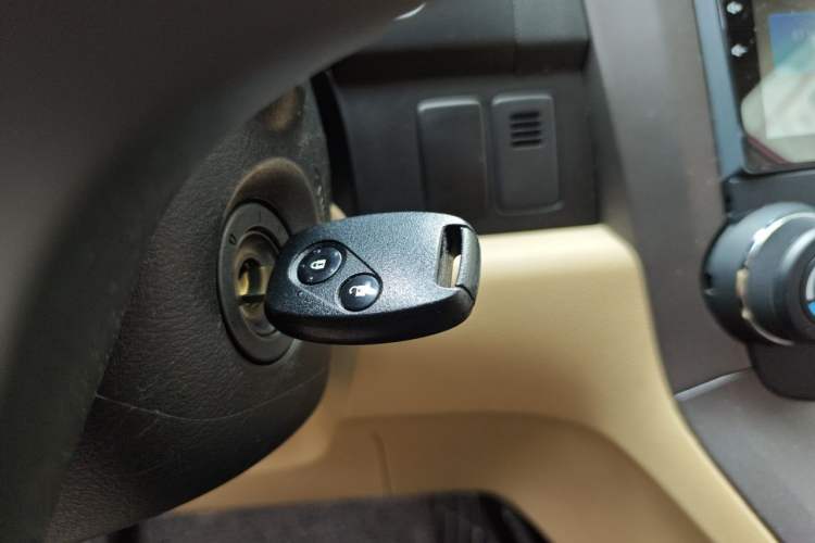 Used Honda CR-V 2010 2.4L automatic four-wheel drive luxury version Vehicle Key