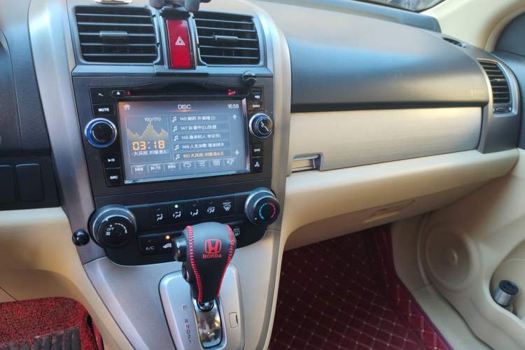 Used Honda CR-V 2010 2.0L automatic two-wheel drive urban version Audio And AC Panel