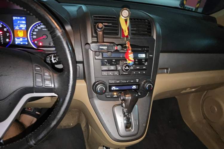 Used Honda CR-V 2010 2.4L automatic four-wheel drive luxury version Audio And AC Panel