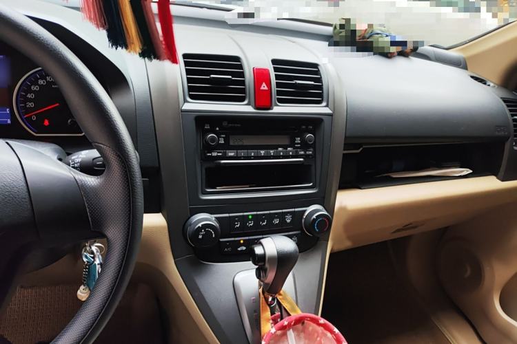 Used Honda CR-V 2010 2.0L automatic two-wheel drive urban version Audio And AC Panel