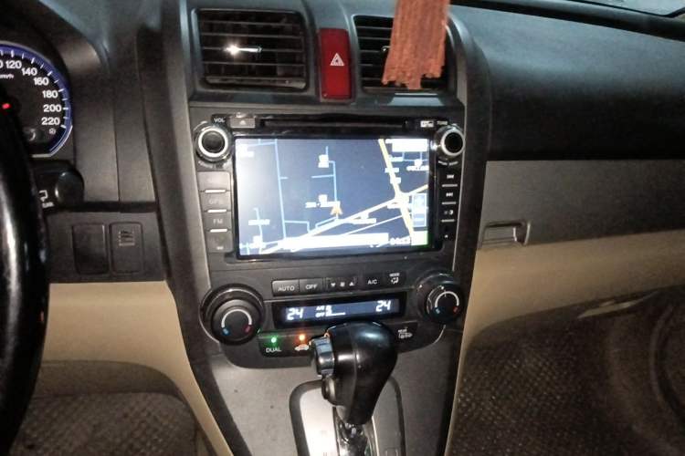 Used Honda CR-V 2010 2.4L automatic four-wheel drive luxury version Audio And AC Panel