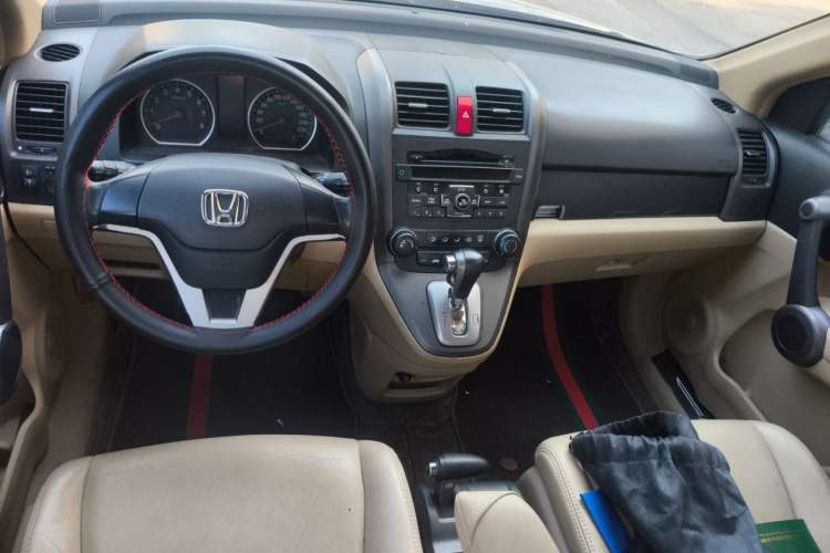 Used Honda CR-V 2010 2.0L Automatic Four-Wheel Drive Classic Edition Center Console