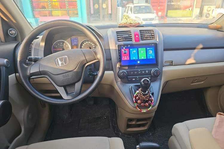 Used Honda CR-V 2010 2.0L manual two-wheel drive urban version Center Console