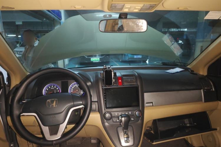 Used Honda CR-V 2010 2.0L Automatic Four-Wheel Drive Classic Edition Center Console