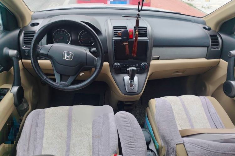 Used Honda CR-V 2010 2.0L automatic two-wheel drive urban version Center Console