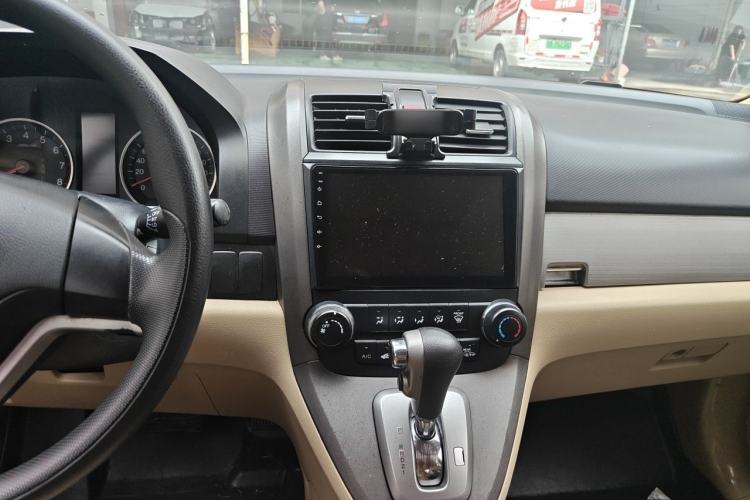 Used Honda CR-V 2010 2.0L Automatic Four-Wheel Drive Classic Edition Center Console