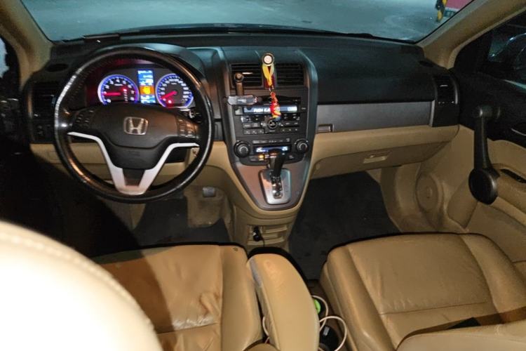 Used Honda CR-V 2010 2.4L automatic four-wheel drive luxury version Center Console