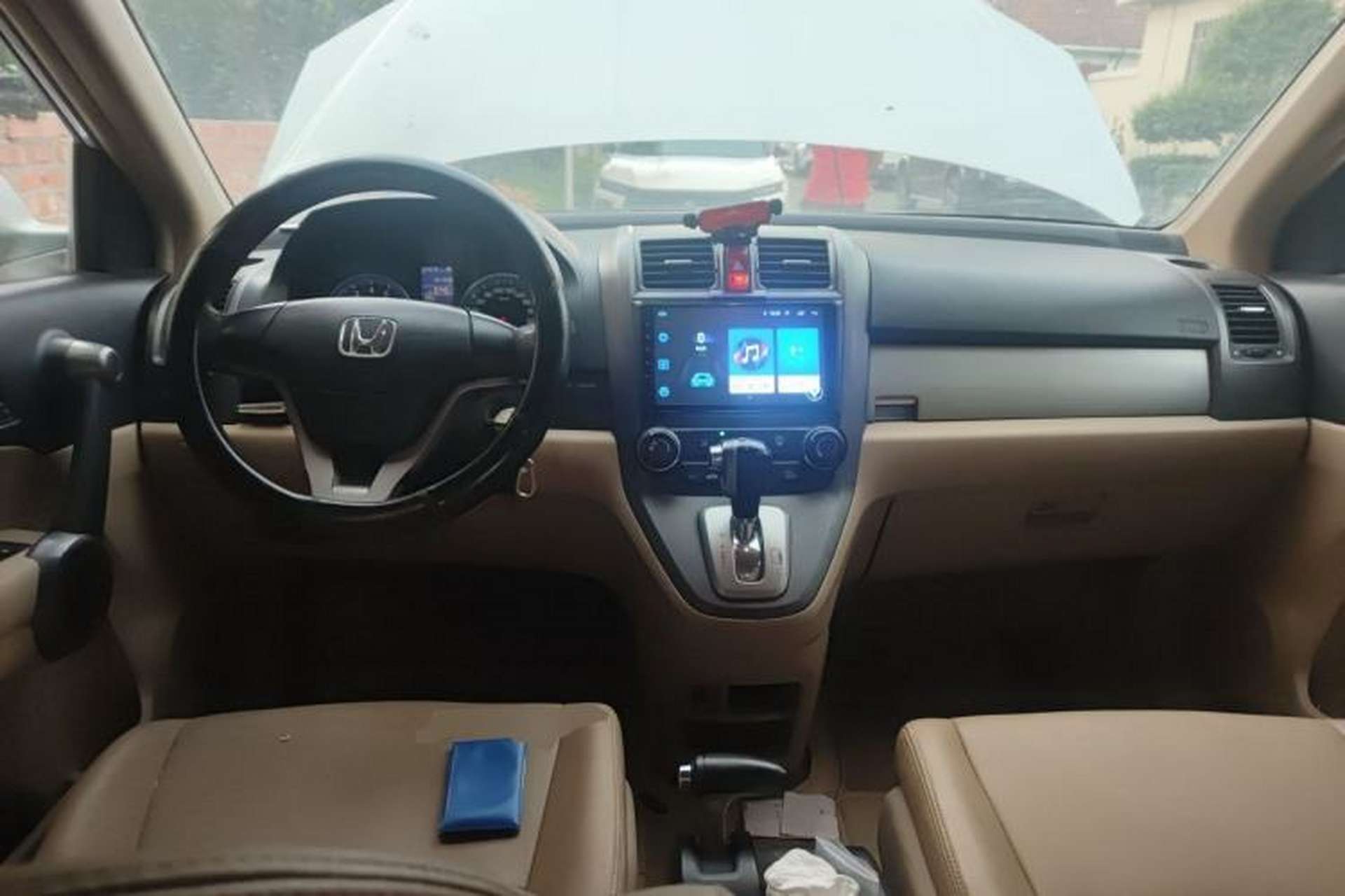Used Honda CR-V 2010 2.0L Automatic Four-Wheel Drive Classic Edition Center Console