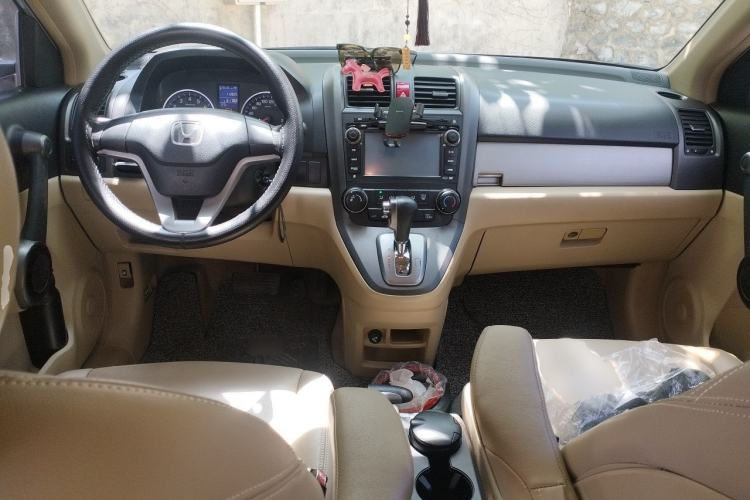 Used Honda CR-V 2010 2.0L Automatic Four-Wheel Drive Classic Edition Center Console