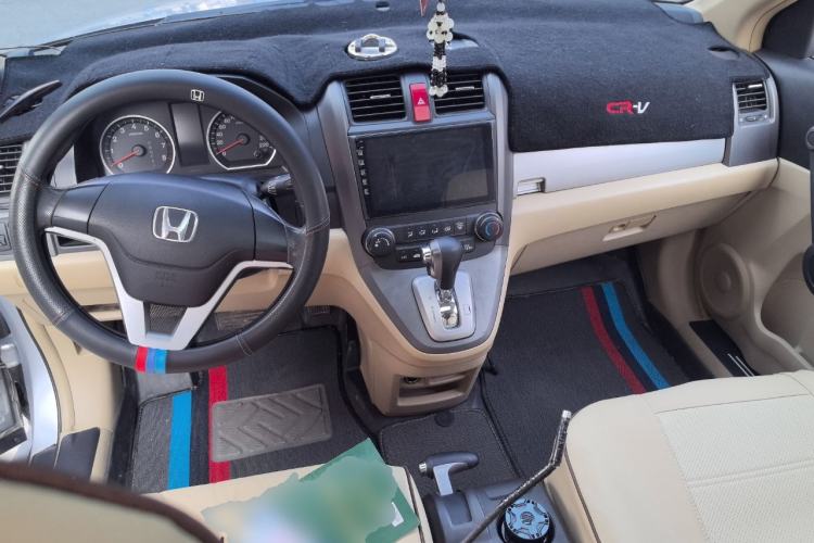 Used Honda CR-V 2010 2.0L Automatic Four-Wheel Drive Classic Edition Center Console