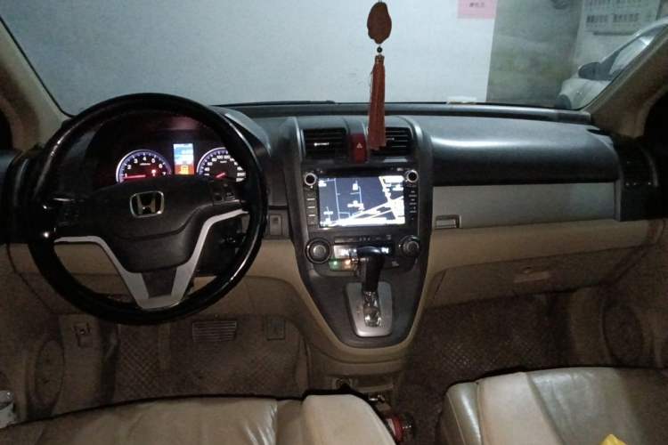 Used Honda CR-V 2010 2.4L automatic four-wheel drive luxury version Center Console