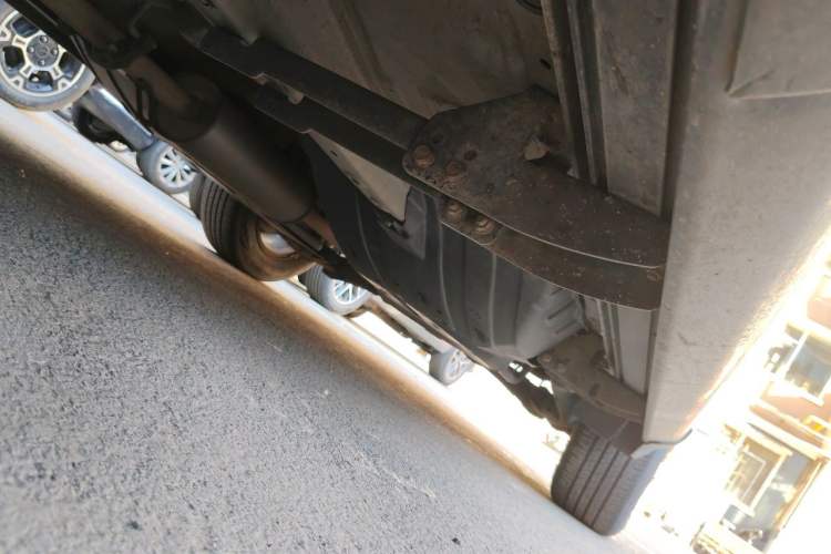 Used Honda CR-V 2010 2.0L automatic two-wheel drive urban version Chassis Front Left