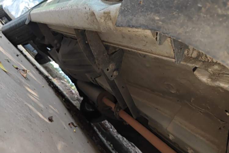Used Honda CR-V 2010 2.0L automatic two-wheel drive urban version Chassis Front Right