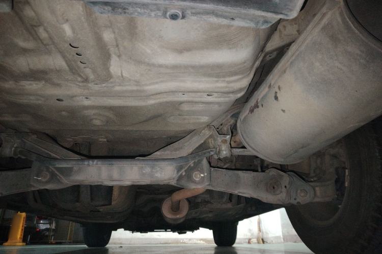 Used Honda CR-V 2010 2.0L automatic two-wheel drive urban version Chassis Rear