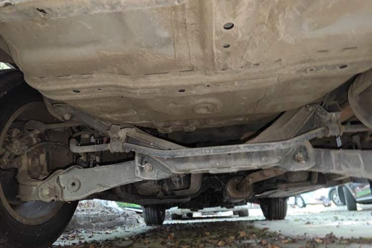 Used Honda CR-V 2010 2.0L automatic two-wheel drive urban version Chassis Rear