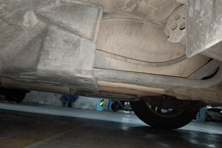 Used Honda CR-V 2010 2.4L automatic four-wheel drive luxury version Chassis Rear Left