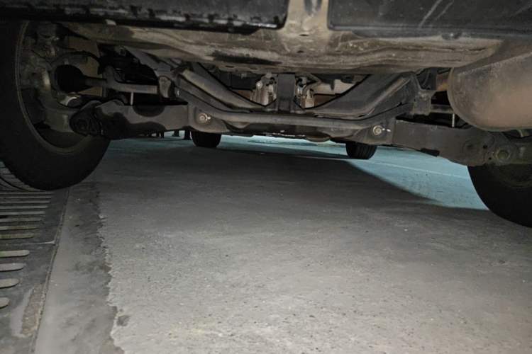 Used Honda CR-V 2010 2.4L automatic four-wheel drive luxury version Chassis Rear