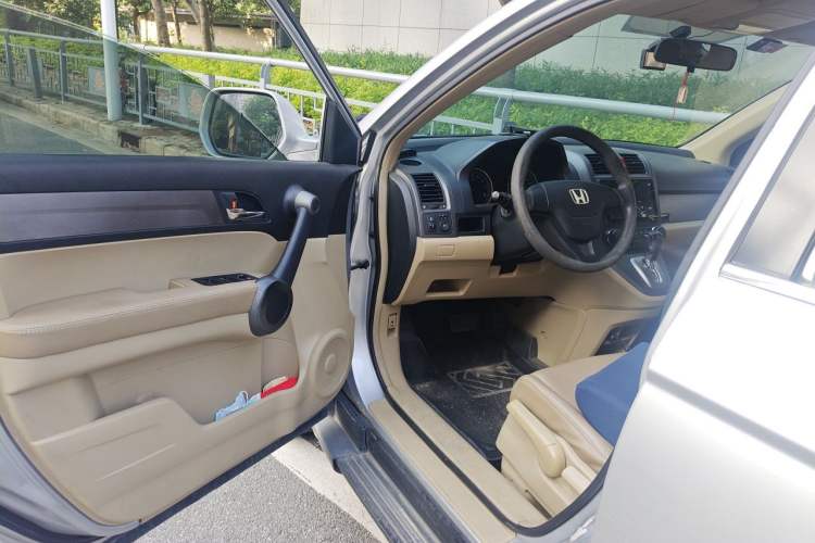 Used Honda CR-V 2010 2.0L automatic two-wheel drive urban version Driver Seat