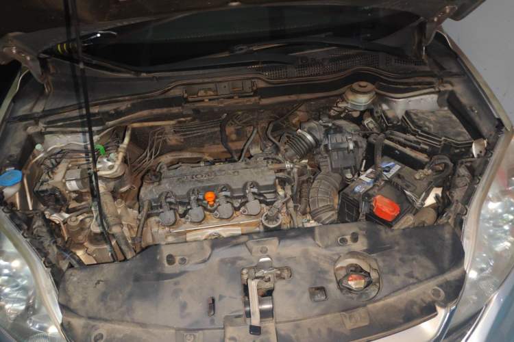 Used Honda CR-V 2010 2.0L Automatic Four-Wheel Drive Classic Edition Engine Bay