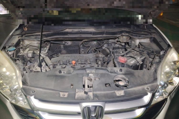 Used Honda CR-V 2010 2.0L automatic two-wheel drive urban version Engine Bay