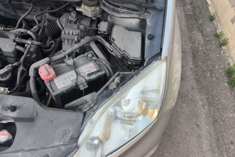 Used Honda CR-V 2010 2.0L Automatic Four-Wheel Drive Classic Edition Engine Bay Left