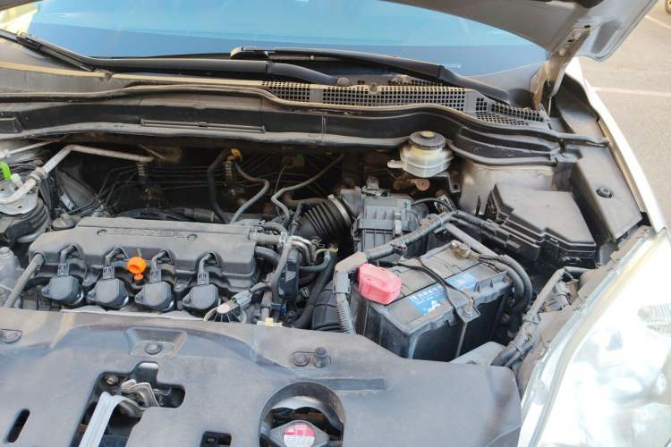 Used Honda CR-V 2010 2.0L automatic two-wheel drive urban version Engine Bay Left
