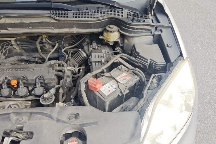 Used Honda CR-V 2010 2.0L automatic two-wheel drive urban version Engine Bay Left