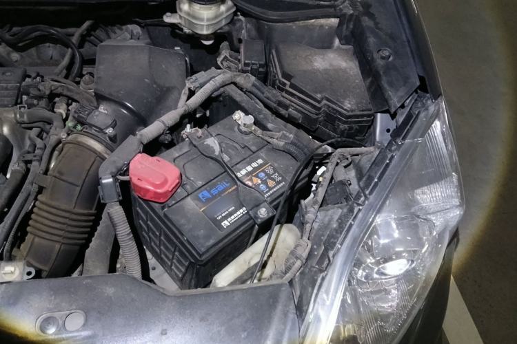 Used Honda CR-V 2010 2.0L Automatic Four-Wheel Drive Classic Edition Engine Bay Left