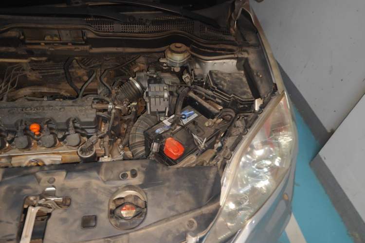 Used Honda CR-V 2010 2.0L Automatic Four-Wheel Drive Classic Edition Engine Bay Left