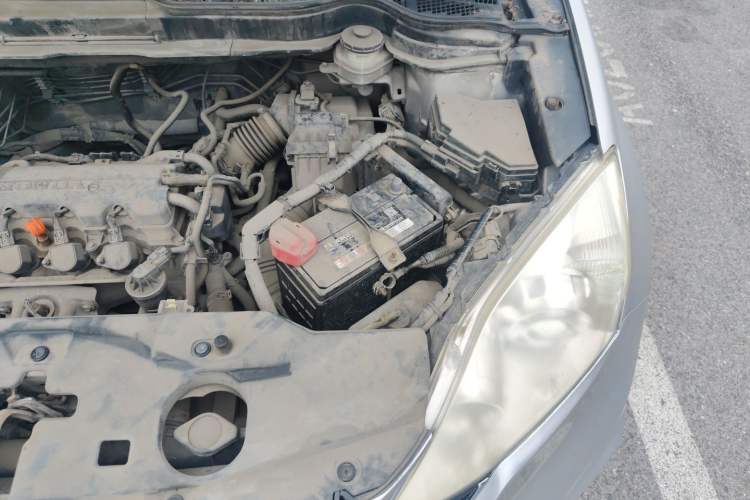 Used Honda CR-V 2010 2.0L automatic two-wheel drive urban version Engine Bay Left