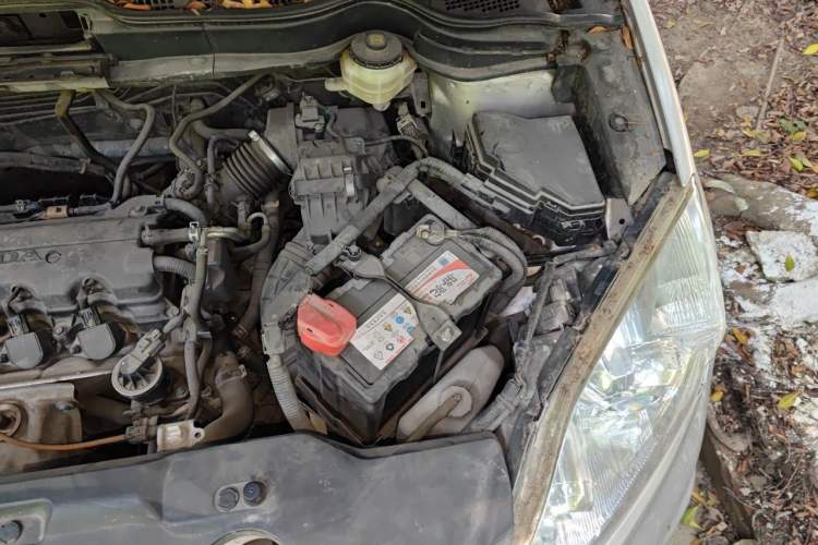 Used Honda CR-V 2010 2.0L automatic two-wheel drive urban version Engine Bay Left