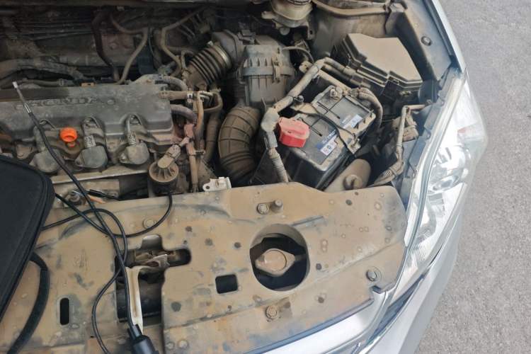 Used Honda CR-V 2010 2.0L automatic two-wheel drive urban version Engine Bay Left