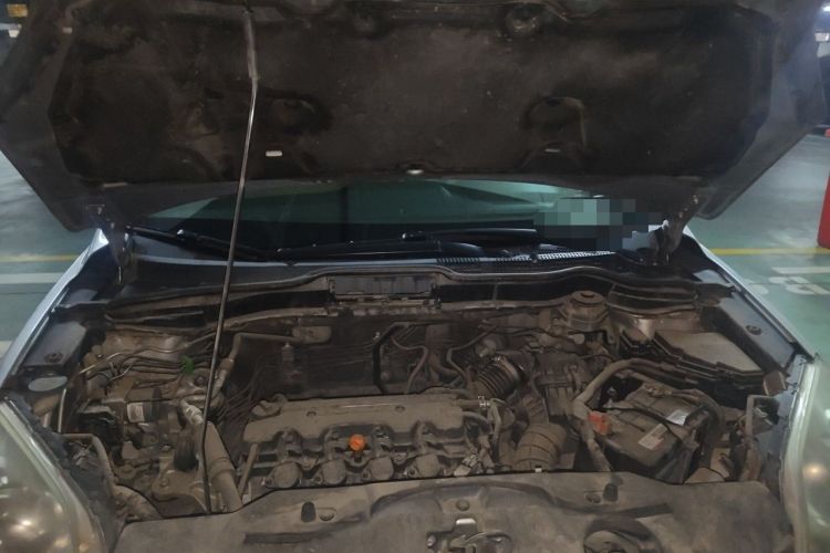 Used Honda CR-V 2010 2.0L Automatic Four-Wheel Drive Classic Edition Engine Bay