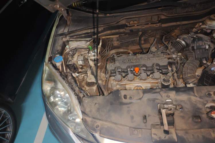 Used Honda CR-V 2010 2.0L Automatic Four-Wheel Drive Classic Edition Engine Bay Right