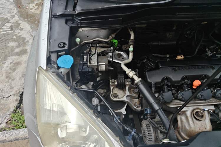 Used Honda CR-V 2010 2.0L Automatic Four-Wheel Drive Classic Edition Engine Bay Right