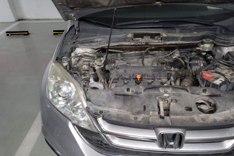 Used Honda CR-V 2010 2.0L automatic two-wheel drive urban version Engine Bay Right