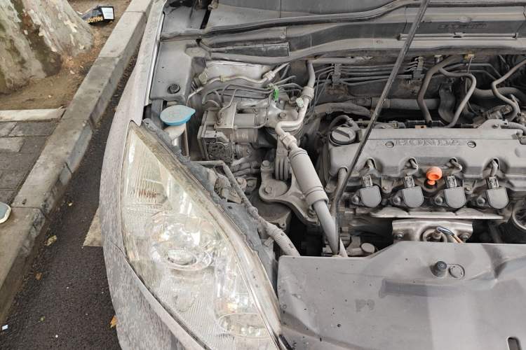 Used Honda CR-V 2010 2.0L Automatic Four-Wheel Drive Classic Edition Engine Bay Right