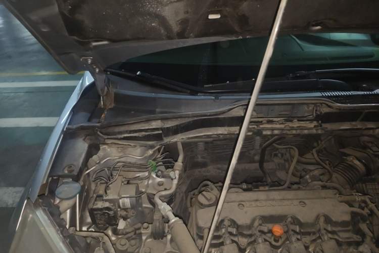 Used Honda CR-V 2010 2.0L Automatic Four-Wheel Drive Classic Edition Engine Bay Right