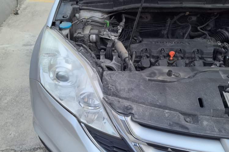 Used Honda CR-V 2010 2.0L Automatic Four-Wheel Drive Classic Edition Engine Bay Right