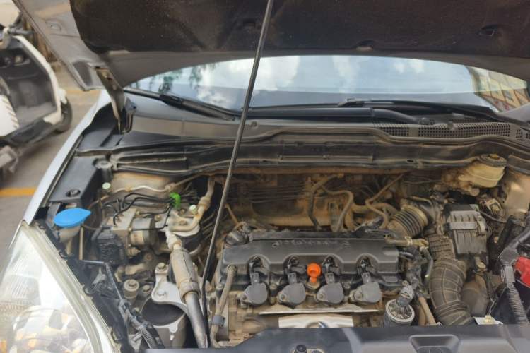 Used Honda CR-V 2010 2.0L automatic two-wheel drive urban version Engine Bay Right