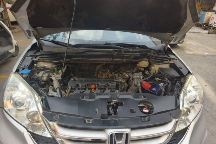 Used Honda CR-V 2010 2.0L automatic two-wheel drive urban version Engine Bay