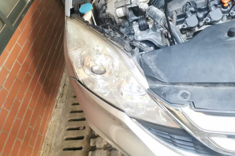 Used Honda CR-V 2010 2.0L automatic two-wheel drive urban version Exterior 6