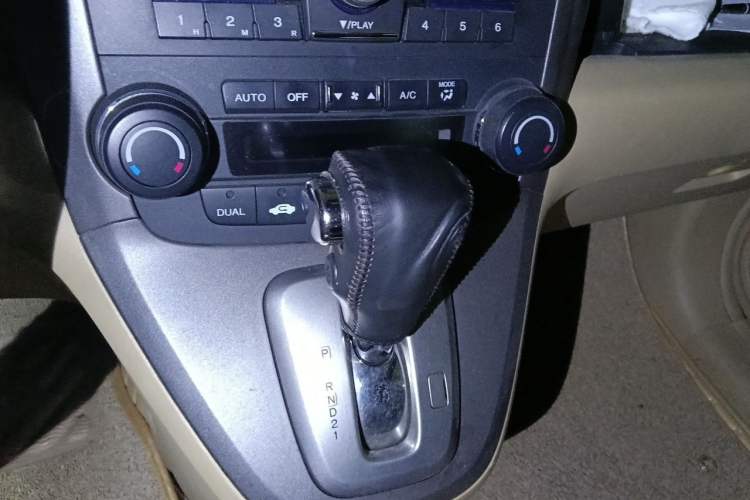 Used Honda CR-V 2010 2.0L Automatic Four-Wheel Drive Classic Edition Gear Lever