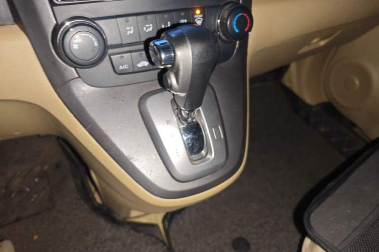 Used Honda CR-V 2010 2.0L Automatic Four-Wheel Drive Classic Edition Gear Lever