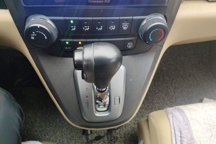 Used Honda CR-V 2010 2.0L automatic two-wheel drive urban version Gear Lever