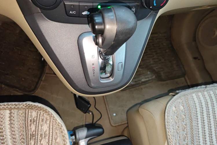 Used Honda CR-V 2010 2.0L automatic two-wheel drive urban version Gear Lever
