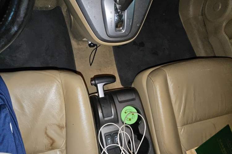 Used Honda CR-V 2010 2.4L automatic four-wheel drive luxury version Gear Lever