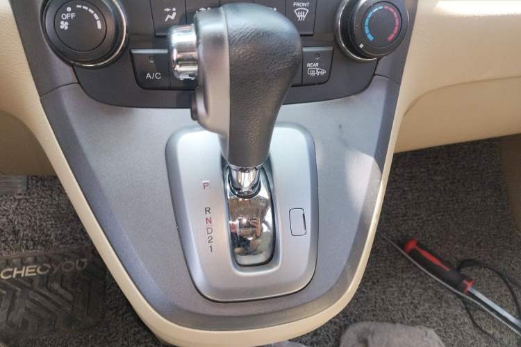 Used Honda CR-V 2010 2.0L Automatic Four-Wheel Drive Classic Edition Gear Lever